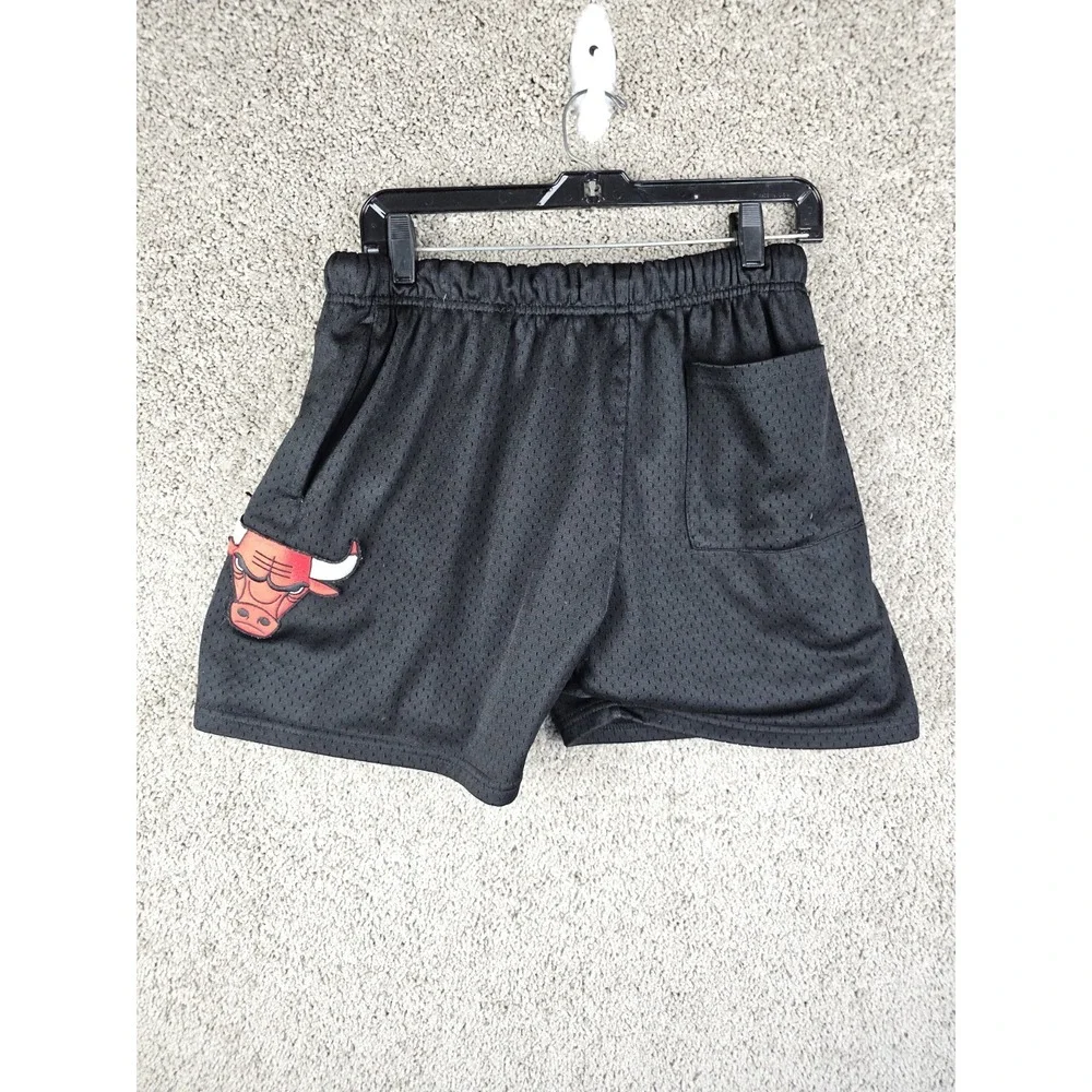 Pro Standard Chicago Bulls  NBA Finals Champions Shorts Size Small Jordan 6 Time - Picture 2 of 14